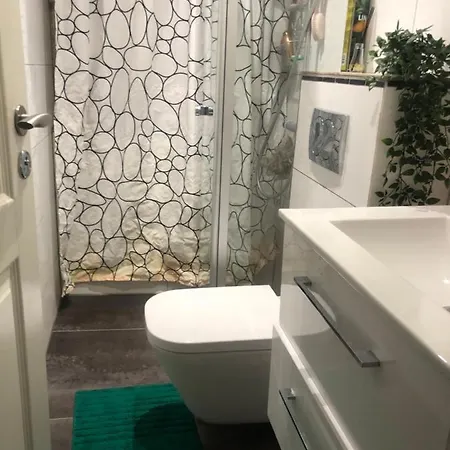 House Private *